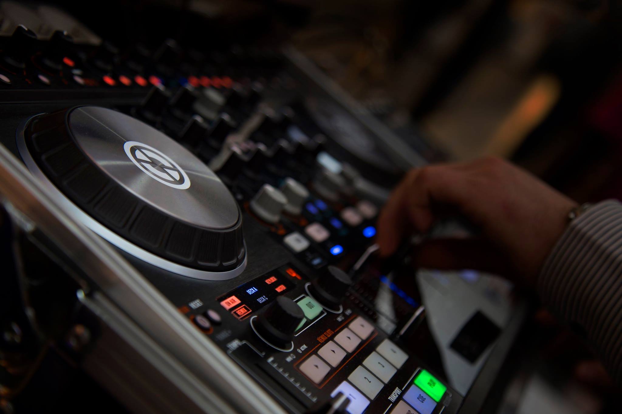 pupitru dj
